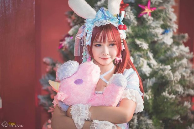 Trong năm nay ngoài công việc đại sứ, Hà Ji cũng tham gia thêm một vài cuộc thi liên quan đến Lolita - một phong cách thời trang khá nổi tiếng ở Nhật Bản- và đạt được giải thưởng. Trong năm nay ngoài công việc đại sứ, Hà Ji cũng tham gia thêm một vài cuộc thi liên quan đến Lolita - một phong cách thời trang khá nổi tiếng ở Nhật Bản- và đạt được giải thưởng.