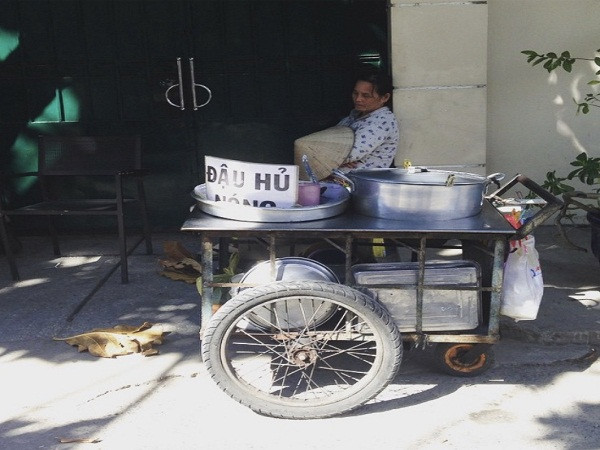 "Cứ ăn đi, mai mốt trả tiền cũng được"
