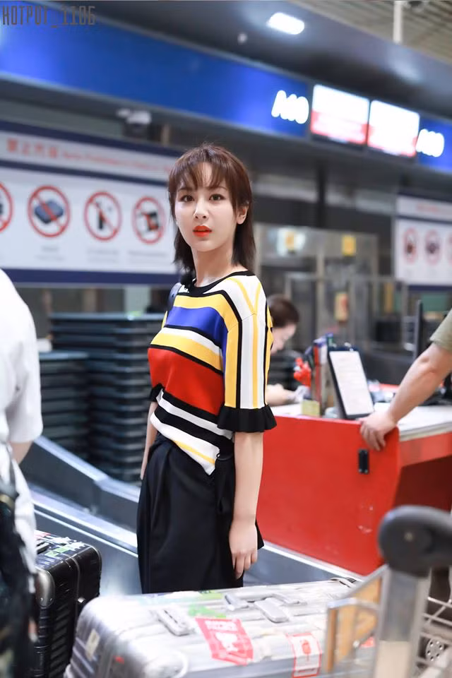 Tiểu hoa đán 9X Dương Tử đi quay show mới.