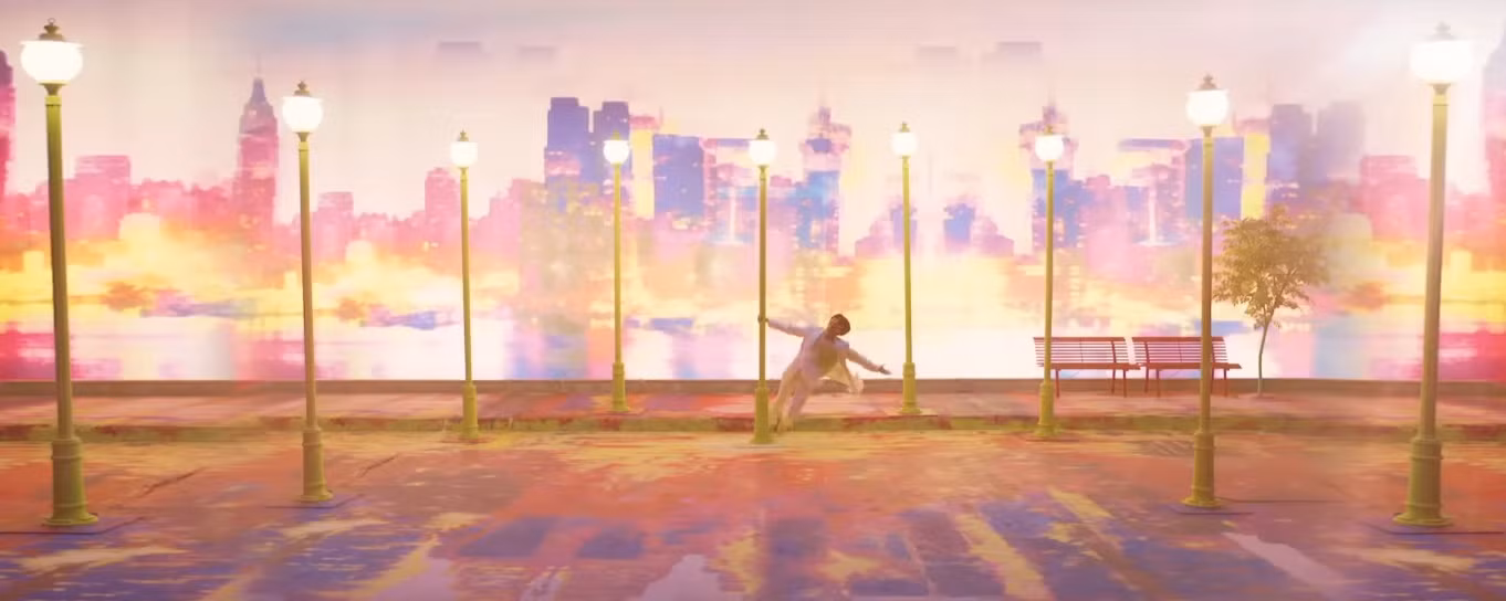 Trong một cảnh, J-Hope khiêu vũ với chiếc đèn đường...