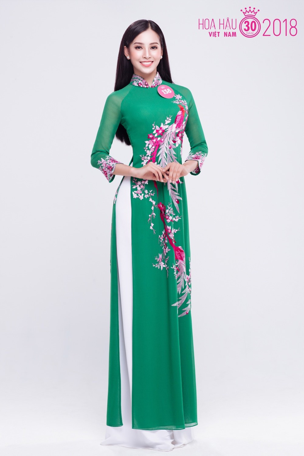 "Bí mật trong hộc bàn" của Top 3 Hoa hậu Việt Nam 2018 ảnh 1