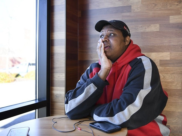 Anh Malcolm Coleman gặp rất nhiều khó khăn kể từ khi nhà bị cháy vào năm ngoái.