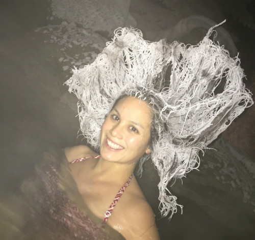 Tóc của vợ tôi sau 15 phút ngâm mình tại suối nước nóng giữa thời tiết -29ºC.