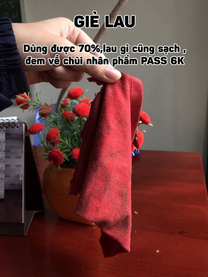 Giẻ lau để “chùi nhân phẩm” được nhóm bàn này rao bán với giá 6 ngàn đồng