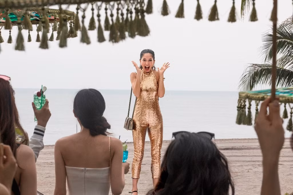 Ơn giời, "bom tấn" phim hài - lãng mạn "Crazy Rich Asians" đã có ngày khởi chiếu tại Việt Nam ảnh 5 Ơn giời, "bom tấn" phim hài - lãng mạn "Crazy Rich Asians" đã có ngày khởi chiếu tại Việt Nam ảnh 5