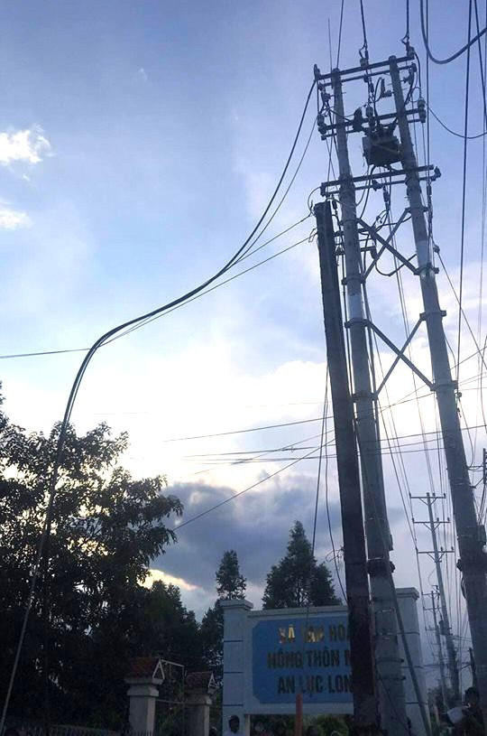 Đường dây điện bị đứt gây ra vụ tai nạn thương tâm. (Ảnh: Dân trí)