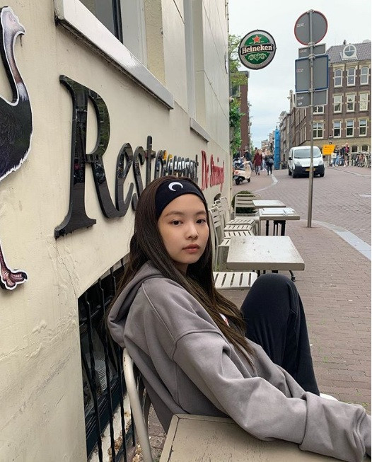 Lại một tấm hình dìm hàng khác của Jennie, khiến người khác nhìn mãi mới nhận ra.