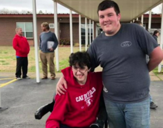 Đôi bạn thân Tanner và Brandon.