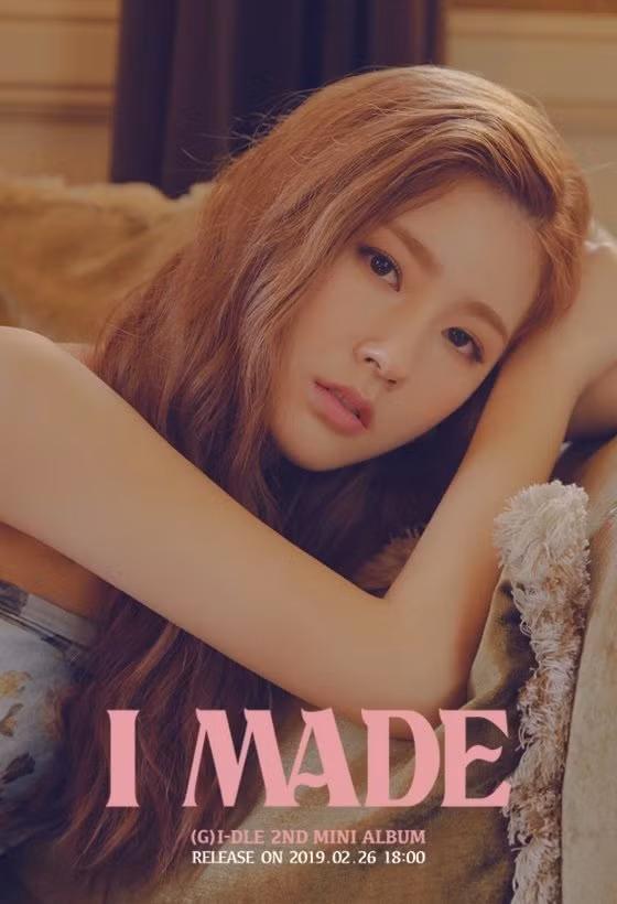Với vẻ đẹp này, Miyeon không phải visual mà phải là siêu siêu visual.