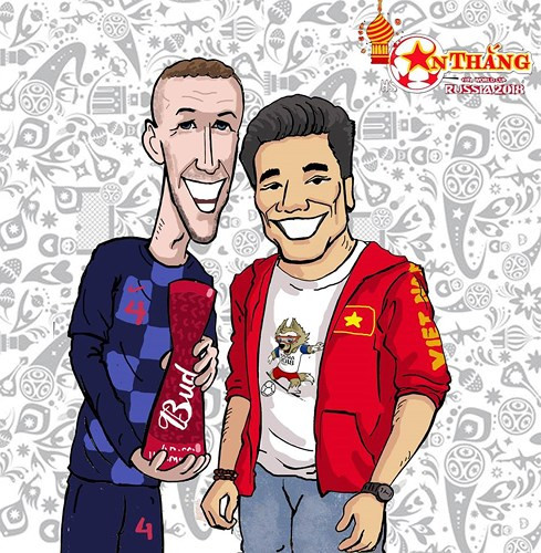 Thủ môn Bùi Tiến Dũng được vinh dự trao giải cầu thủ xuất sắc nhất trong trận đấu giữa Anh và Croatia- Ivan Perisic. (Ảnh: An Thắng)