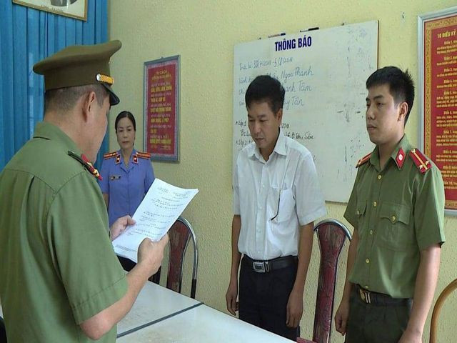 Khởi tố cán bộ ở Sơn La liên quan đến nâng sửa điểm thi Khởi tố cán bộ ở Sơn La liên quan đến nâng sửa điểm thi