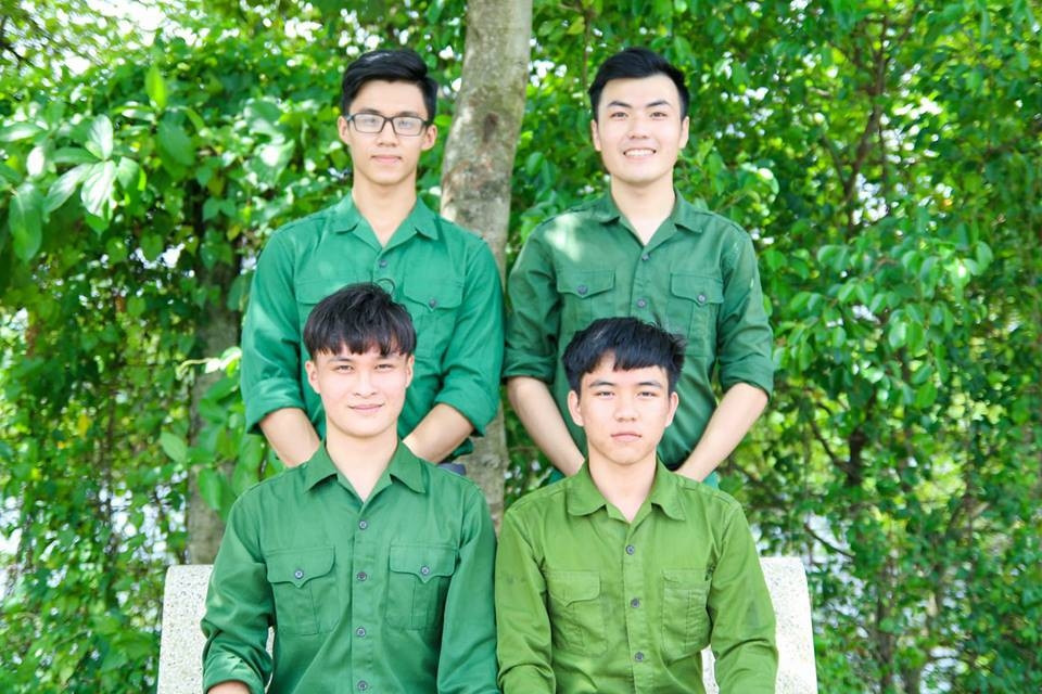 Chàng trai quân sự của các cô gái đây rồi!