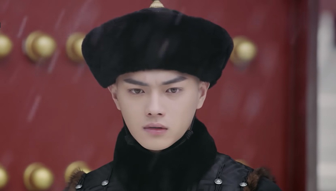 Chỉ có thể nhìn mà không thể làm gì.