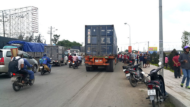 Chiếc xe container gây ra vụ tai nạn kinh hoàng.