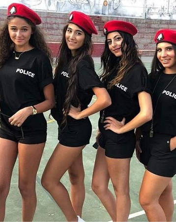 Vẻ đẹp quyến rũ của các nữ cảnh sát giao thông ở Broummana, Lebanon, trong trang phục mới.