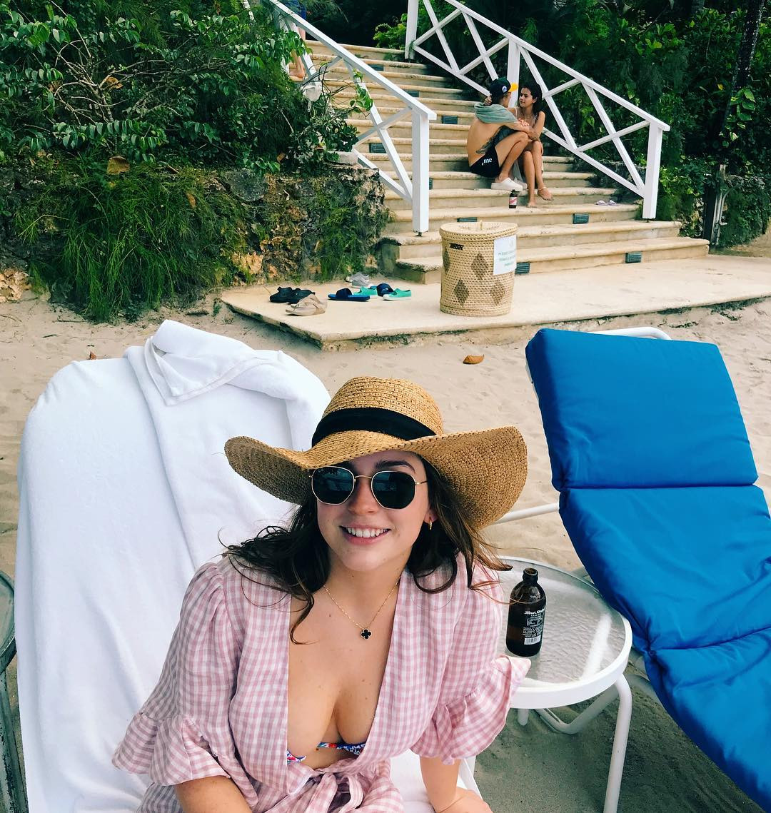 Bạn có thấy Jelena không? Hai anh chị cứ 