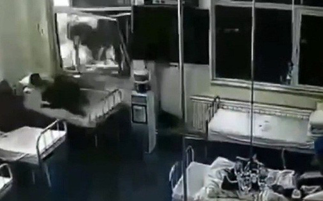 Phòng bệnh nhân trước tai nạn. (Ảnh cắt từ clip)