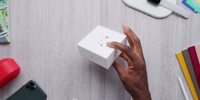 Apple đã chính thức ra mắt thế hệ tai nghe không dây mới nhất của hãng là AirPods Pro, đây là phiên bản cao cấp thuộc dòng sản phẩm AirPods và sẽ được tung ra thị trường bắt đầu từ 30/10.