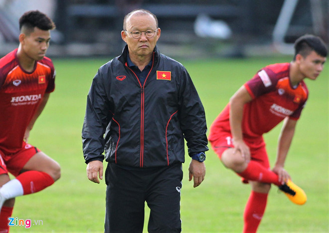 Ông Park được sử dụng đến 11 quyền thay người để chuẩn bị cho SEA Games 30. Ảnh: Quang Thịnh.