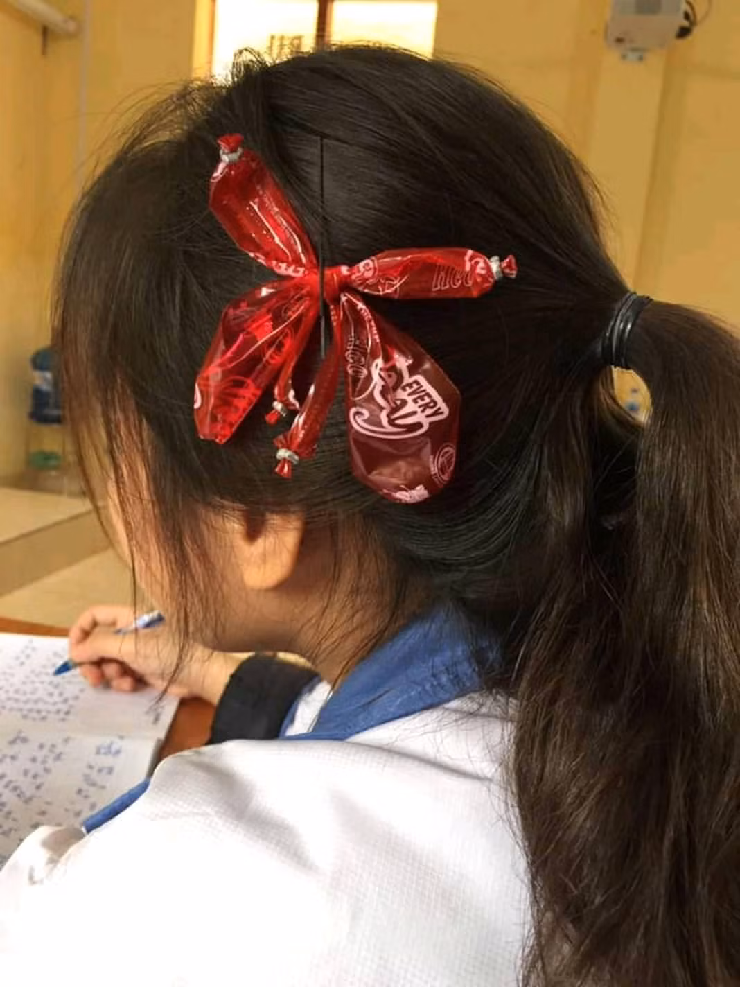 Vừa xinh lại vừa khiến tóc mình... hơi thơm hơn một xíu!