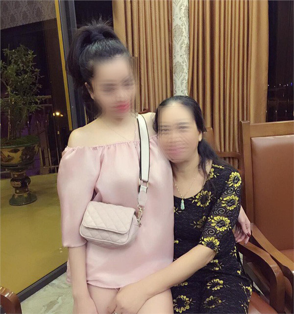 “Mẹ phải dứt điểm với mày, kiếm thằng nào mà nhập khẩu vào nhà nó không thì làm nhiều tiền mua nhà riêng mà ở”, lời tuyên bố đanh thép của phụ huynh.