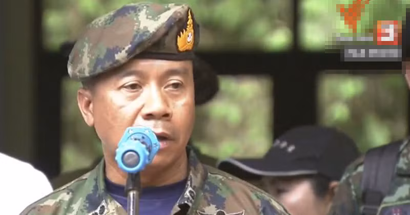 Chỉ huy Hải quân Arpakorn Yookongkaew.