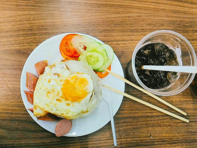 Gợi ý các món ăn trưa ngon và rẻ tại cửa hàng tiện lợi ảnh 2