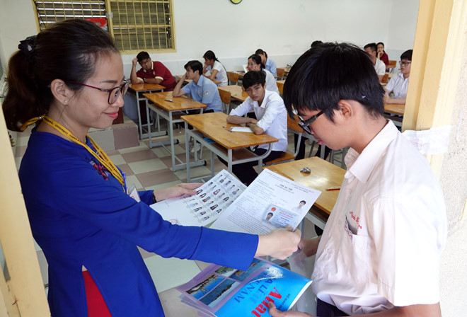 Thí sinh dự thi THPT quốc gia năm nay. Ảnh: Đào Ngọc Thạch.