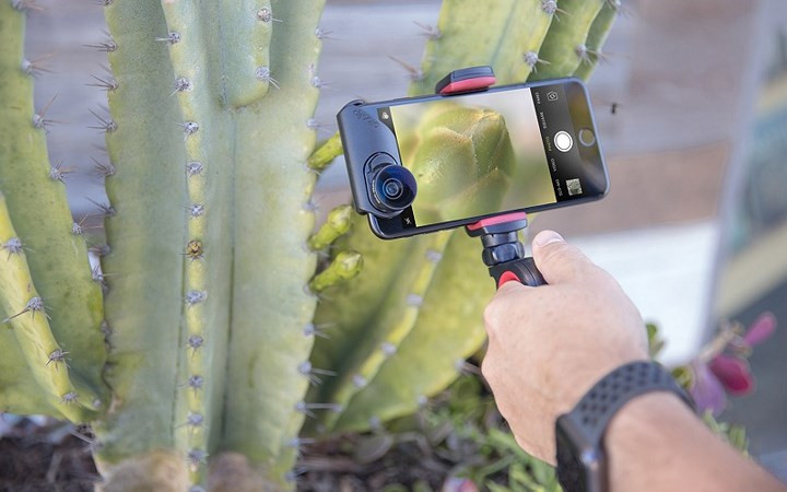 Ống kính Olloclip chỉ hoạt động tương thích với iPhone.