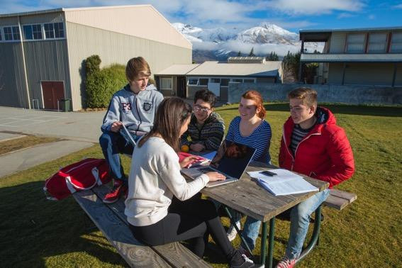 Dunedin có mật độ sinh viên cao và chất lượng sống an toàn, bình yên.