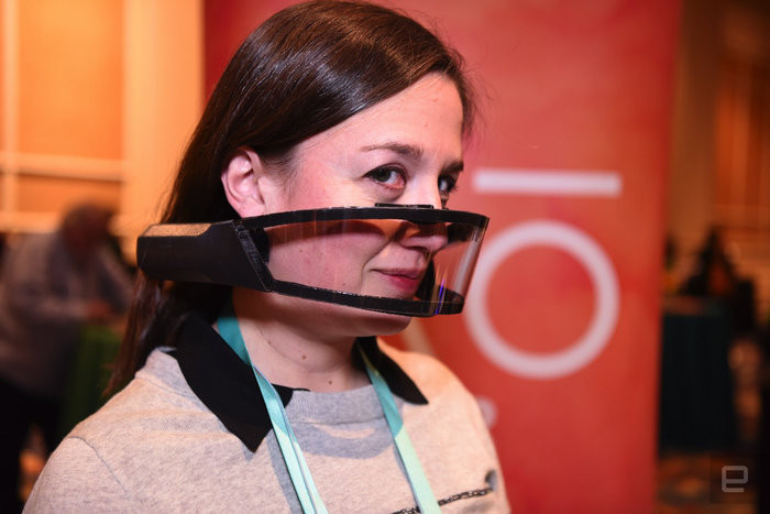 Atmōs sẽ sử dụng các quạt nhỏ hai bên để tạo nên những luồng không khí sạch ngay trước mặt của người đeo. (Ảnh: Dana Wollman/Engadget)