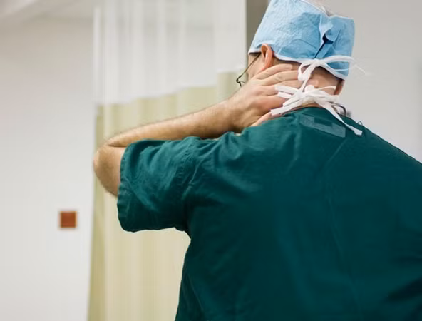Công việc ở phòng cấp cứu luôn rất căng thẳng, nhưng theo bác sĩ Profeta, thì việc khiến ông đau lòng nhất chính là báo tin cho người thân của nạn nhân.
