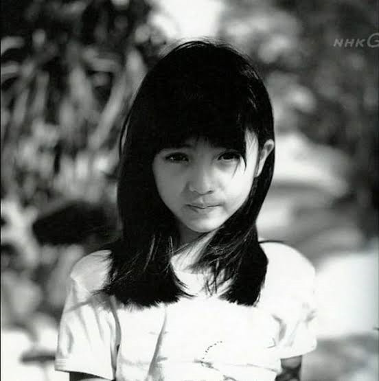 Từ bé Hikari Mitsushima đã nét nào ra nét nấy như thế này...