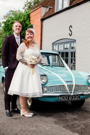 Mê Harry Potter, nên cô gái này yêu một chàng trai vì anh ấy trông… giống Ron Weasley! ảnh 1 Bạn có thấy chú rể giống Ron Weasley không?