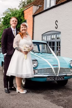 Bạn có thấy chú rể giống Ron Weasley không?