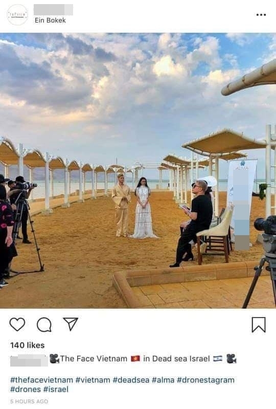 Bối cảnh quay bị rò rỉ ở Biển Chết (Israel).