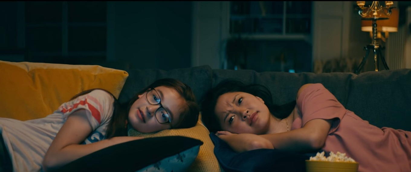 Kitty - cô em út nhà Song, trong phim ủng hộ Peter Kavinsky...