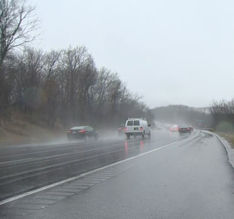 Đoạn đường nơi bác Rollins nhìn thấy Ethan.