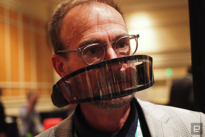 Chiếc khẩu trang này cũng có các cảm biến để đo nhịp thở của người dùng. (Ảnh: Dana Wollman/Engadget)