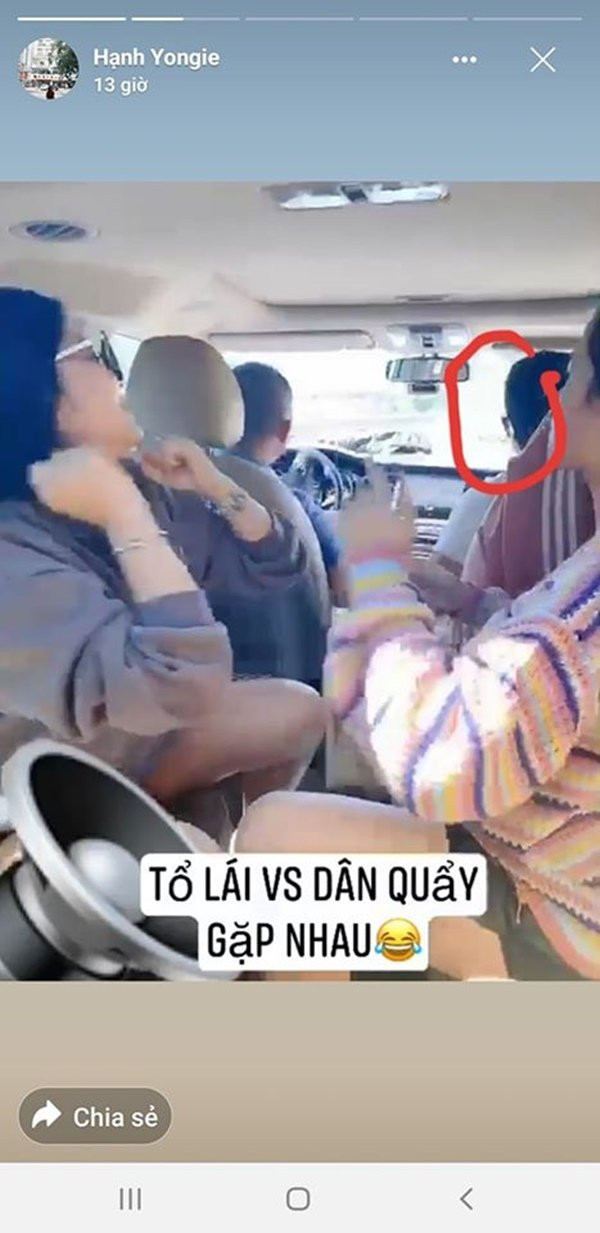 Người ngồi ghế trước taxi được cho là Quang Hải.