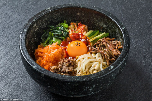 Món cơm trộn “bibimbap” của Hàn Quốc không chỉ được ngợi khen bởi hương vị mà còn bởi vẻ đẹp thẩm mỹ bắt mắt. Món này đứng thứ 8.