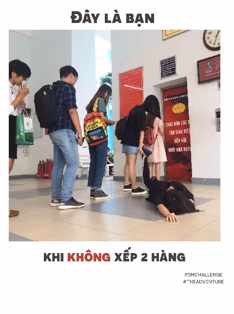 Để không bị chen thang máy "sấp mặt", chúng ta nên xếp hai hàng.
