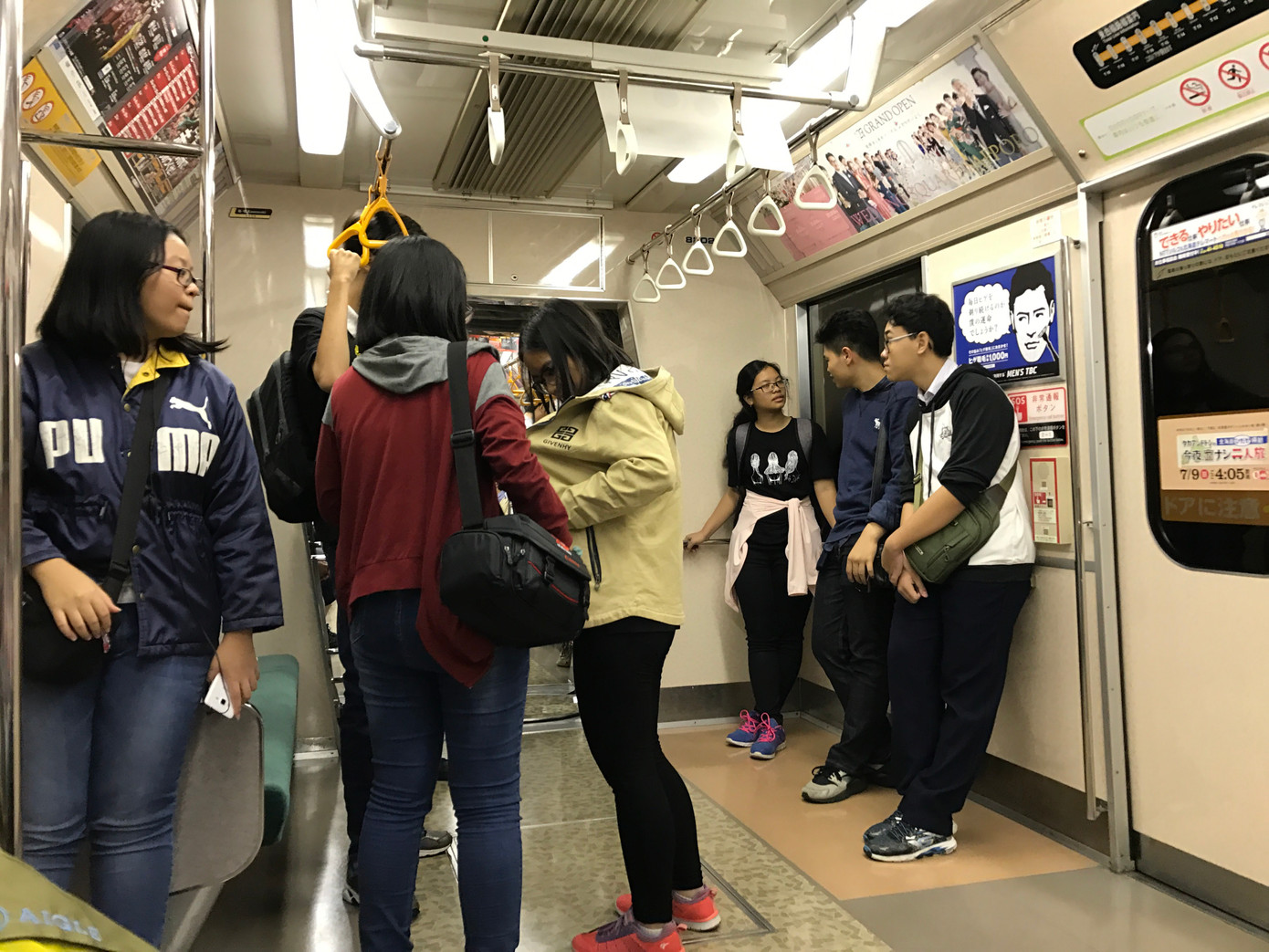 Thử cảm giác lạ với tàu điện ngầm siêu nhanh nào!