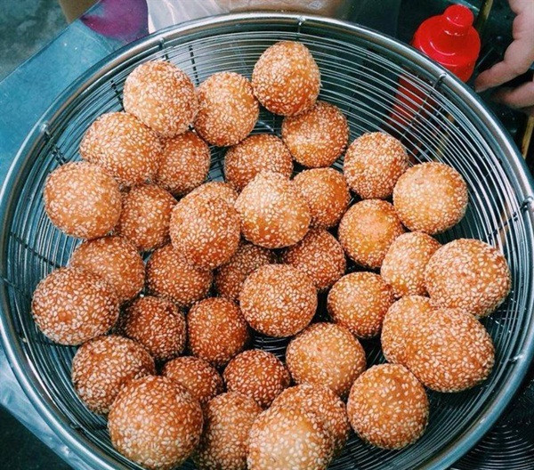 Cùng là bánh rán mà cũng có muôn kiểu để tha hồ thưởng thức trong ngày gió lạnh ảnh 4