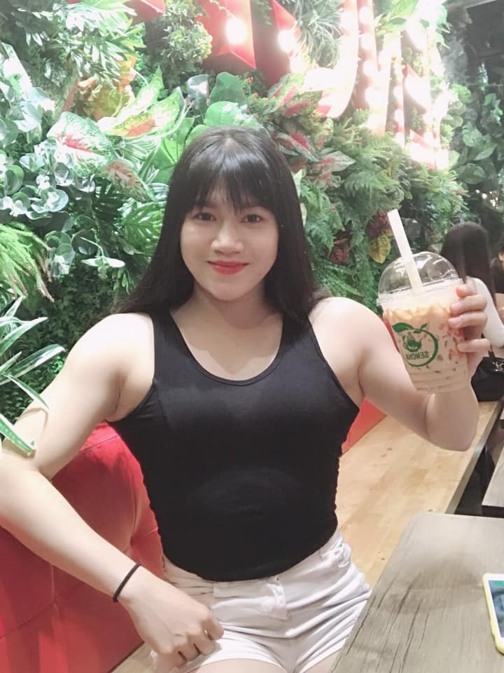 Bức ảnh gây "bão" mạng xã hội của hotgirl thể hình.