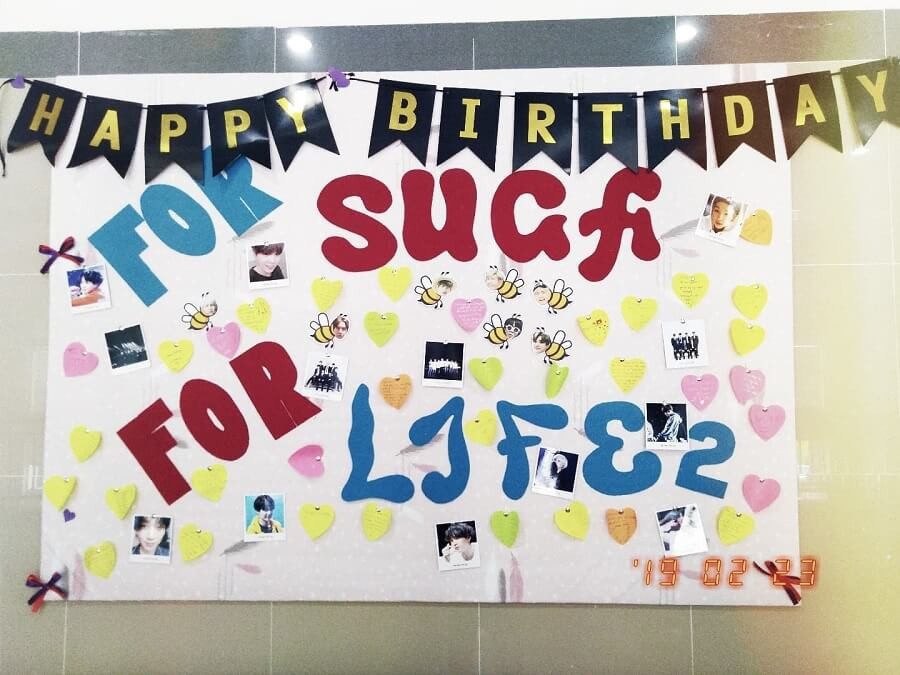 Trên tấm bảng này có rất nhiều lời nhắn của V-A.R.M.Y Đà Nẵng.