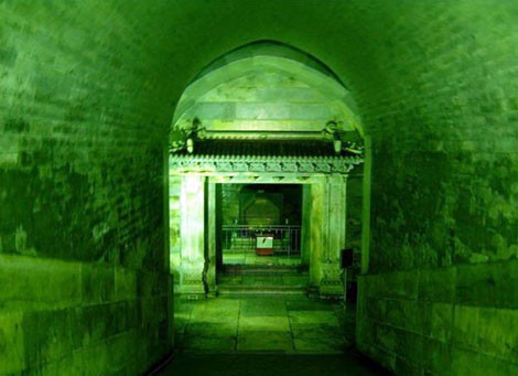 Địa cung vào lăng mộ Từ Hy thái lậu.