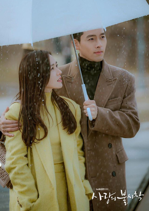 Vẻ nữ tính, yểu điệu và nam tính, cool ngầu đối lập của cặp nam nữ chính giúp họ thành một cặp đôi hoàn hảo trên màn ảnh.