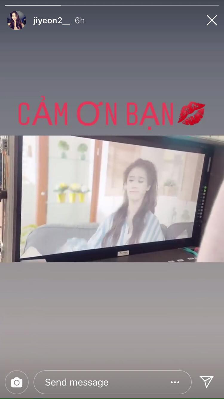 Bây giờ thì fan Việt cứ thay phiên nhau mà "đổ" nhé!