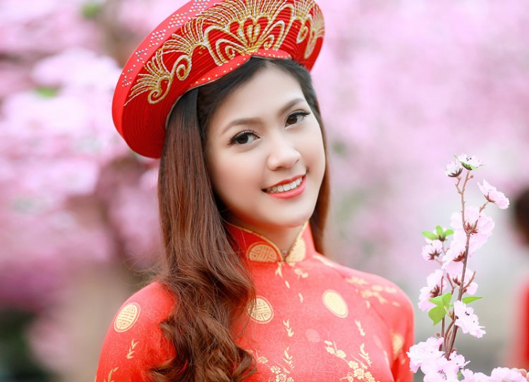 Không chỉ là ca sĩ, Miss Thăng Long - Thu Hằng còn thử thách vị trí MC của đài truyền hình.